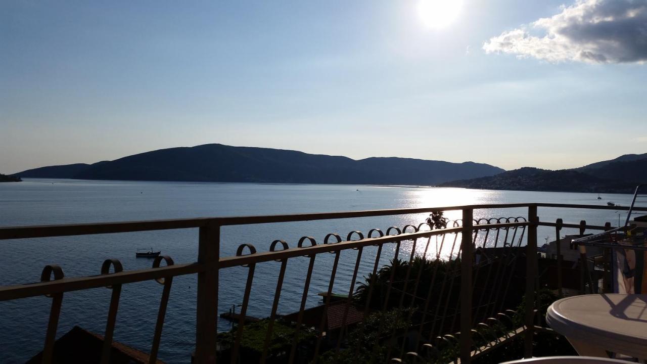 Villa Angelina Kumbor Buitenkant foto