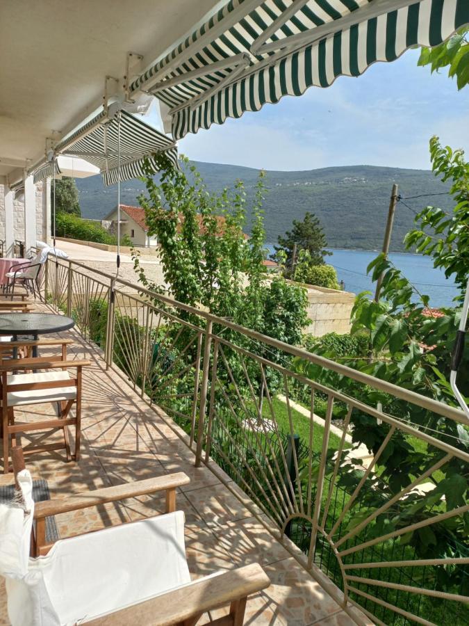 Villa Angelina Kumbor Buitenkant foto