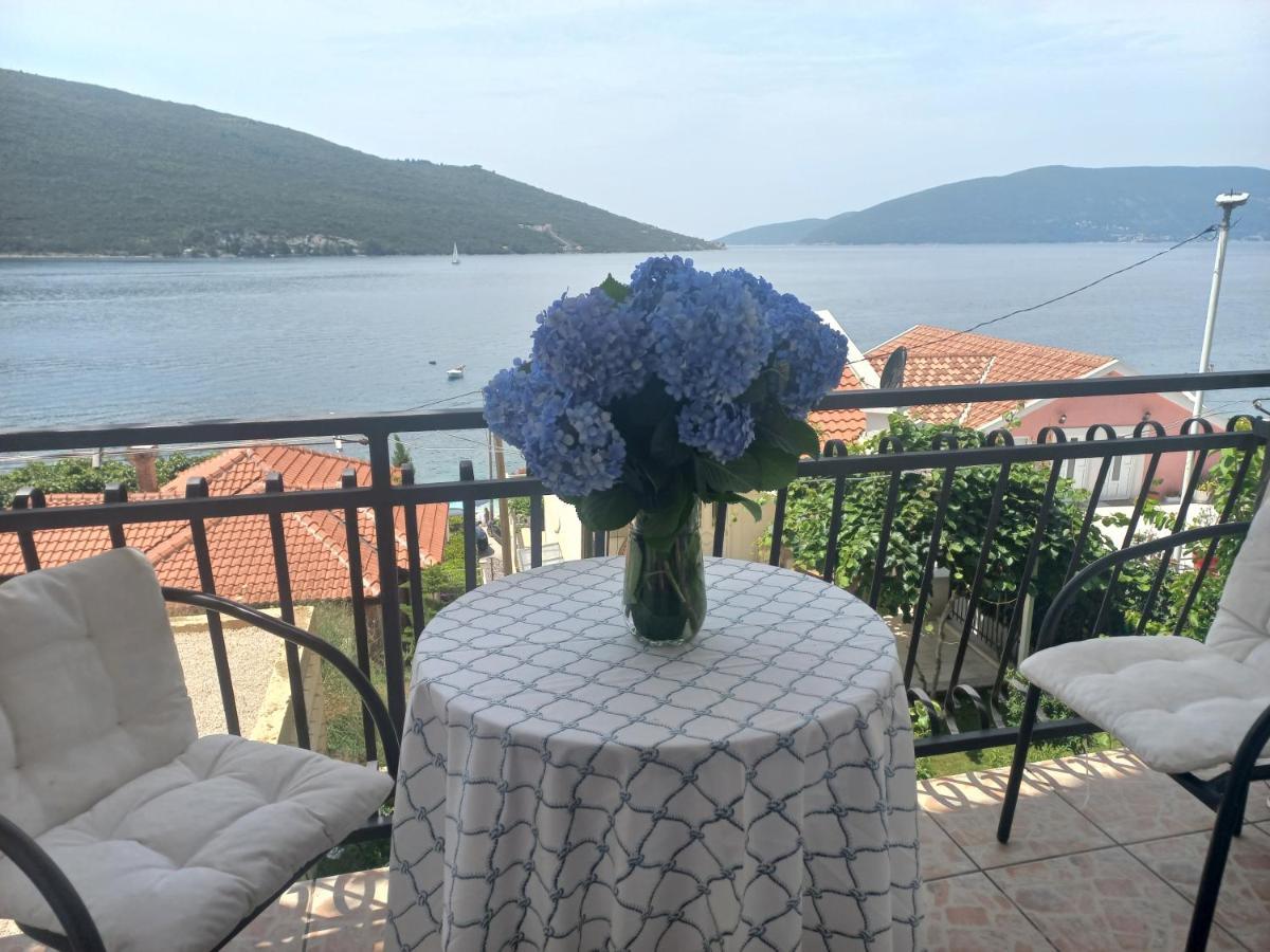 Villa Angelina Kumbor Buitenkant foto